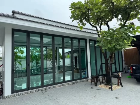 ผลงานติดตั้ง โครงการบ้านคุณฟา-คลอง-3-ปทุมธานี อลูมิเนียม-กระจก โดยเอสจีคิว คลองสาม